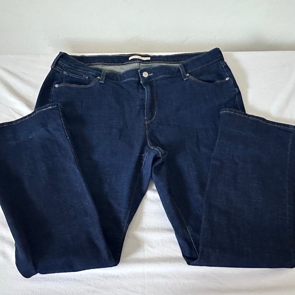 LEVI’S Classic Boot Cut Jeans Womens Size 22 Dark Denim Stretch Mid Rise 31” Ins